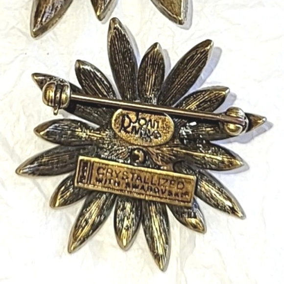 JOAN RIVERS STARBURST SWAROVSKI  CRYSTAL BROOCH SET - Picture 6 of 9